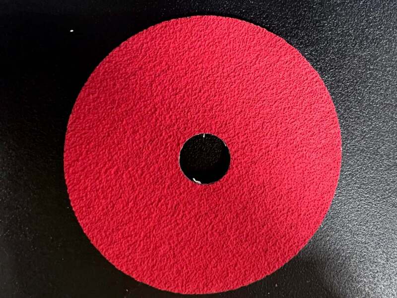 Disque en fibre DynaCut céramique, grain 50, diamètre 4-1/2" (114 mm) x épaisseur 7/8"