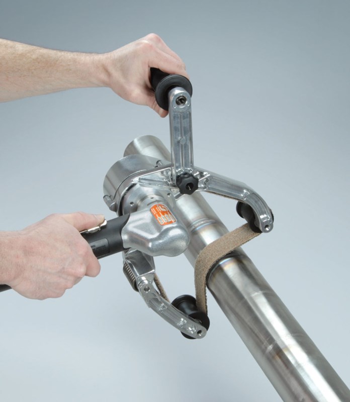 Machine pneumatique de finition de courroies pour tuyaux